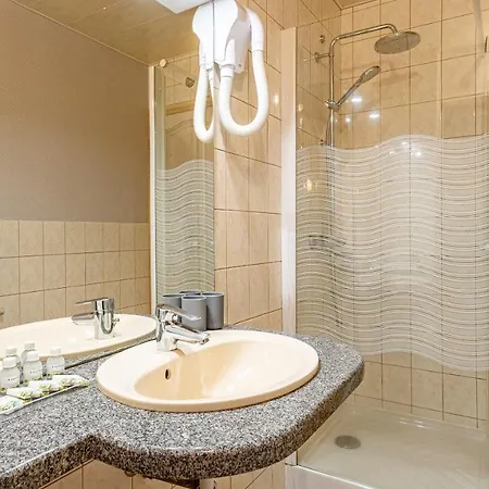 - Restaurant Le Couchetat Hotell 2*