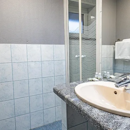 - Restaurant Le Couchetat Отель Ла-Бресс