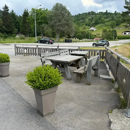 - Restaurant Le Couchetat Отель Ла-Бресс