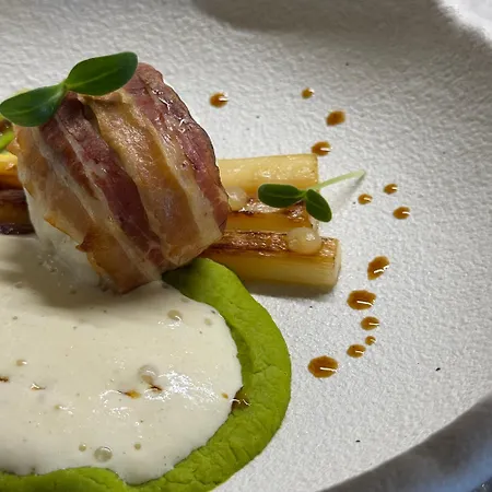 - Restaurant Le Couchetat 2* Ла-Бресс