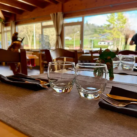 - Restaurant Le Couchetat Hotel