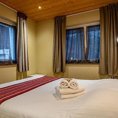 - Restaurant Le Couchetat 3* لابْريسْ