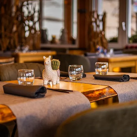 - Restaurant Le Couchetat מלון לה ברסה