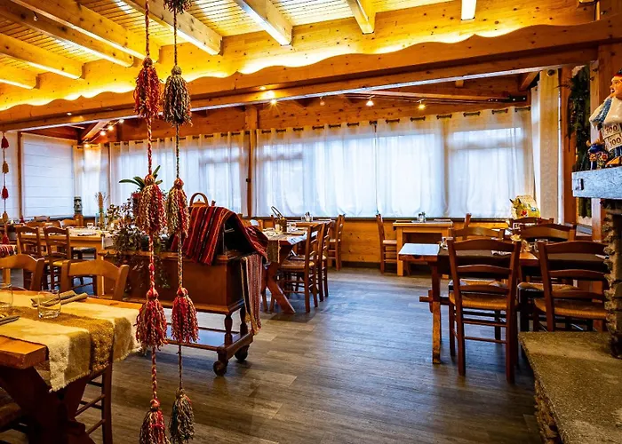 - Restaurant Le Couchetat Hotel 3*