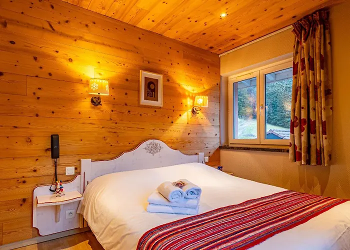 - Restaurant Le Couchetat Hotel